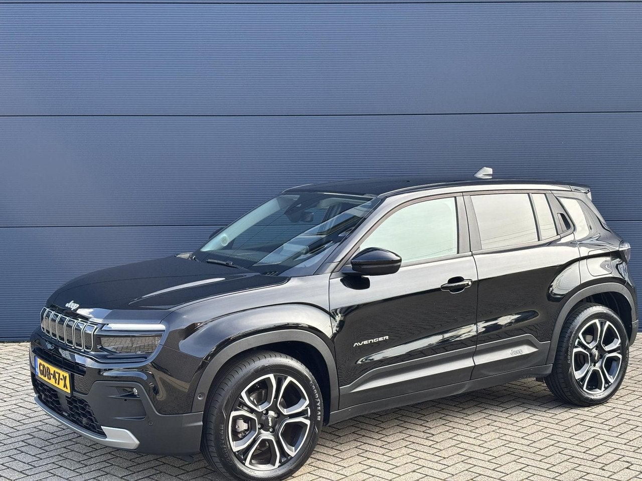 Jeep Avenger Summit 54 kWh | Stoelverwarming | Parkeercamera, Auto's, Automaat, Gebruikt, 156 pk, LED verlichting