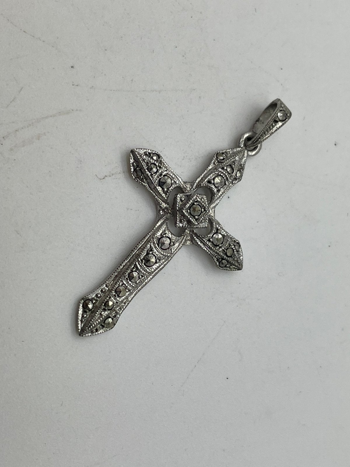 G93 Prachtige zilveren kruishanger markasiet, Ophalen of Verzenden, Zilver, Hanger, Met edelsteen