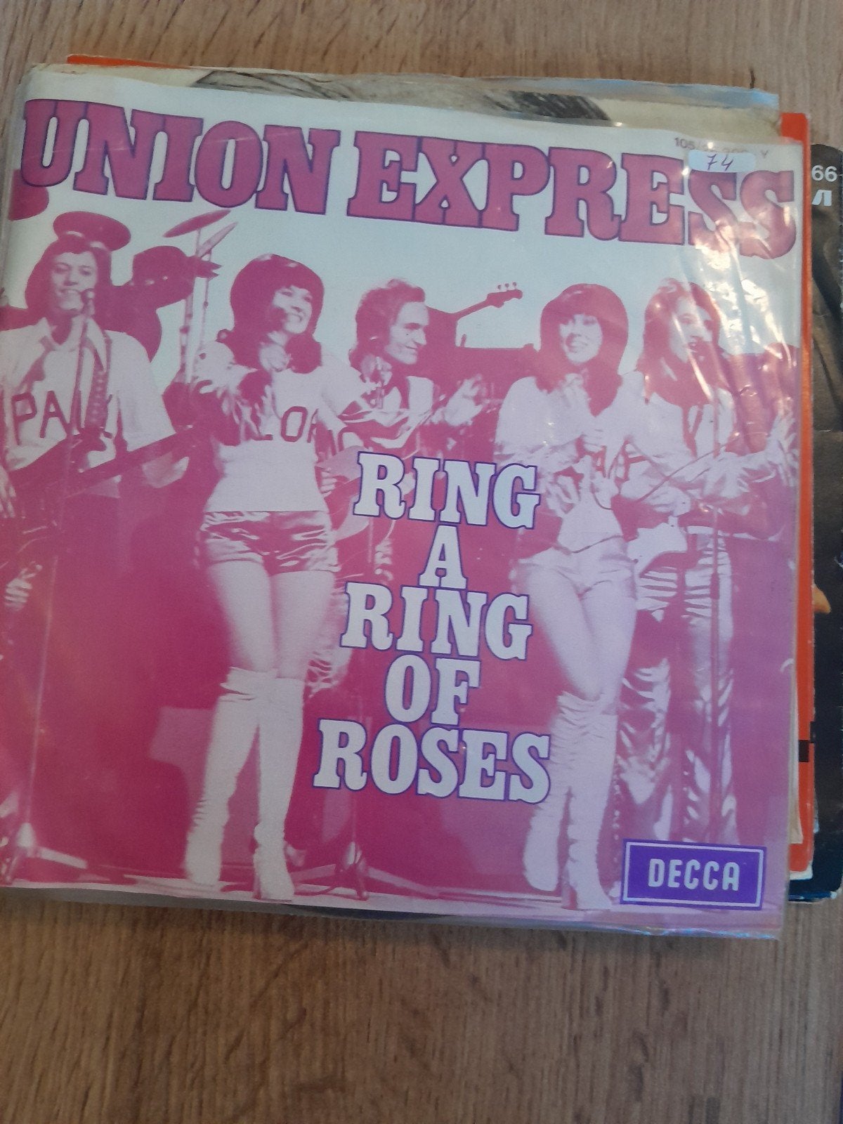 Union express 7inch ring a ring of roses, Ophalen of Verzenden, Zo goed als nieuw, Pop