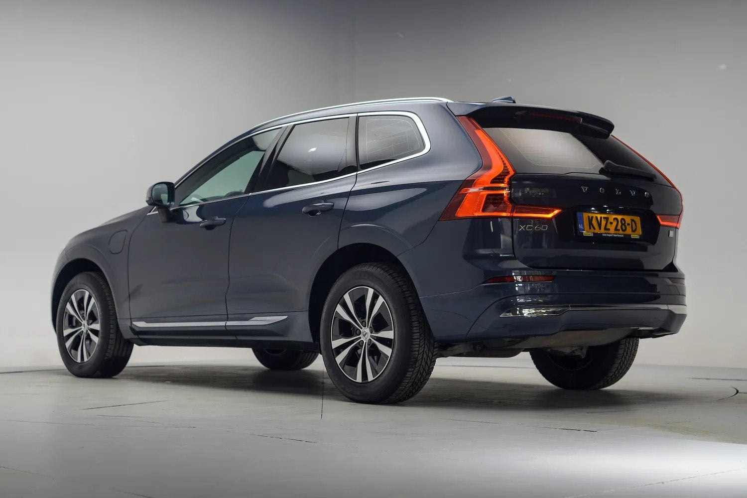 Volvo XC60 2.0 T6 Plug-in hybrid AWD Inscription Expression, Gebruikt, 4 cilinders, 1969 cc, Blauw