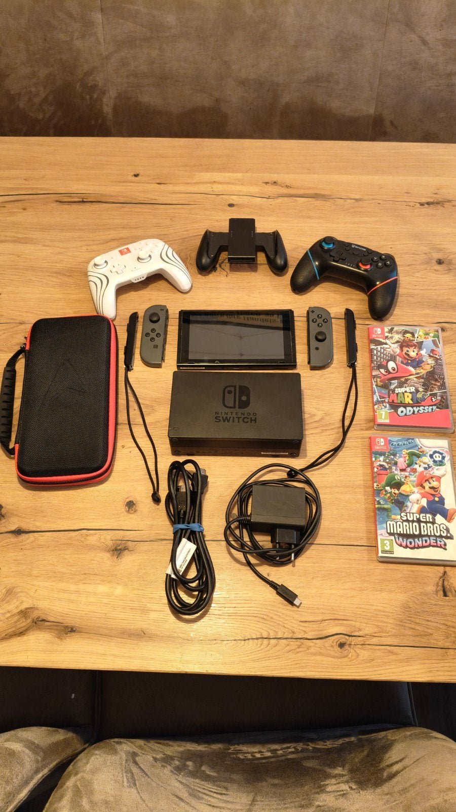 Nintendo Switch met 2 extra controllers en 2 games, Spelcomputers en Games, Ophalen, Switch Original
