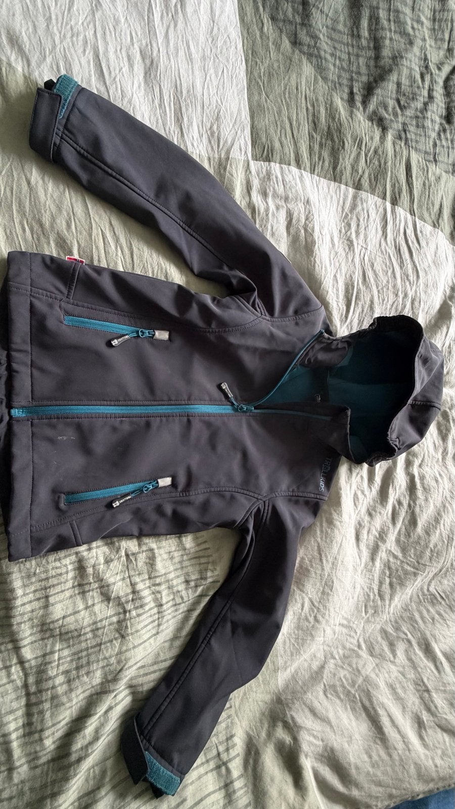 Trollkids Softshell Jas - Grijs/Blauw - Maat 128, Ophalen, Zo goed als nieuw, Jongen of Meisje, Jas