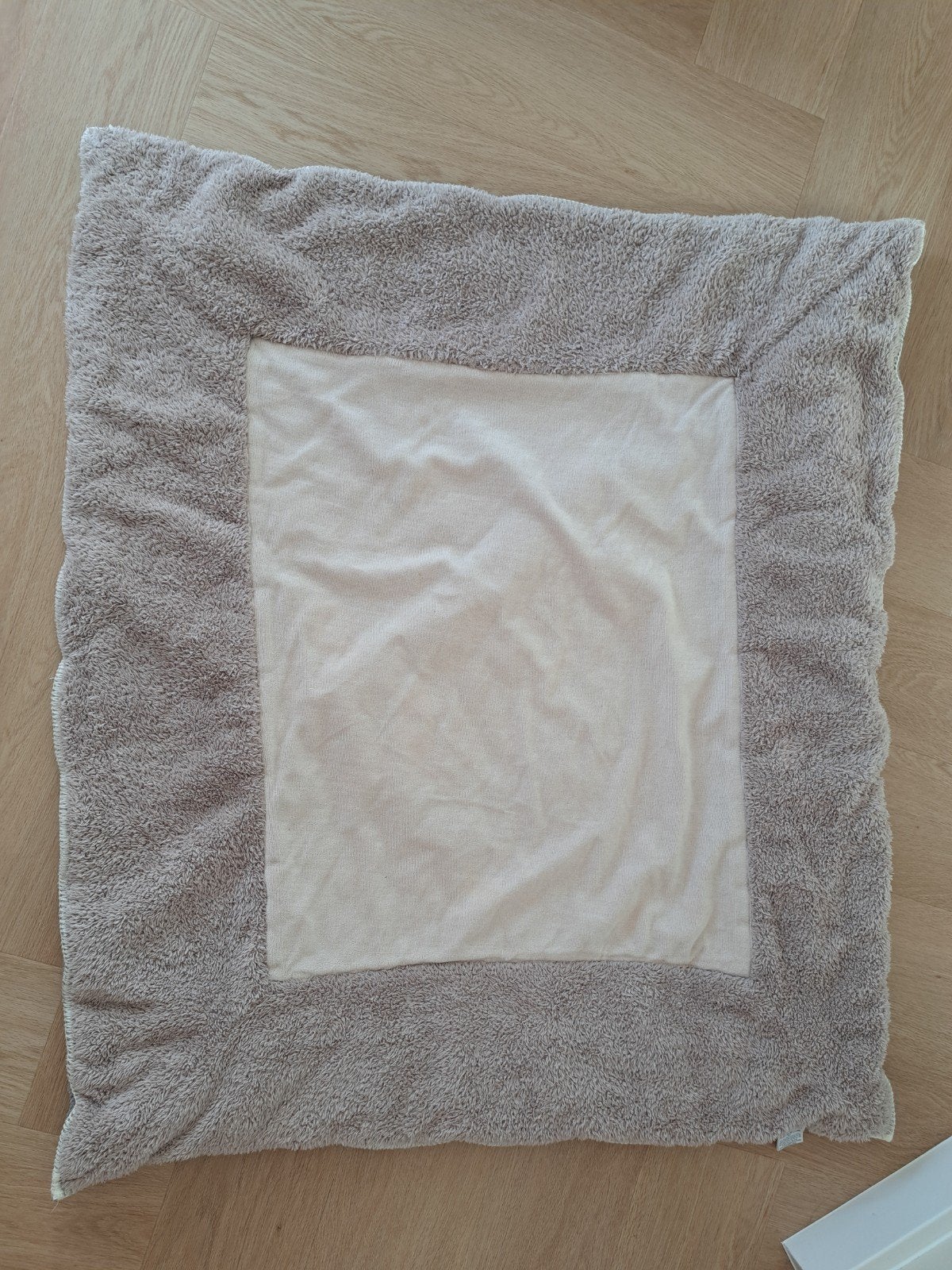 Koeka Boxkleed/Speelkleed- Grijs/Beige, Ophalen, Zo goed als nieuw, Rechthoekig, Boxkleed