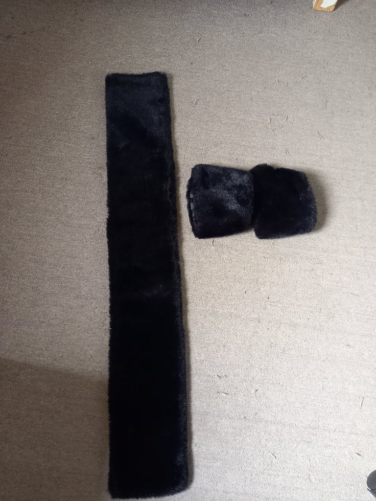 Mooi Zwarte Fake Bont Sjaal met Bijpassende Mouwtjes, -, Verzenden, -, Maat 46/48 (XL) of groter