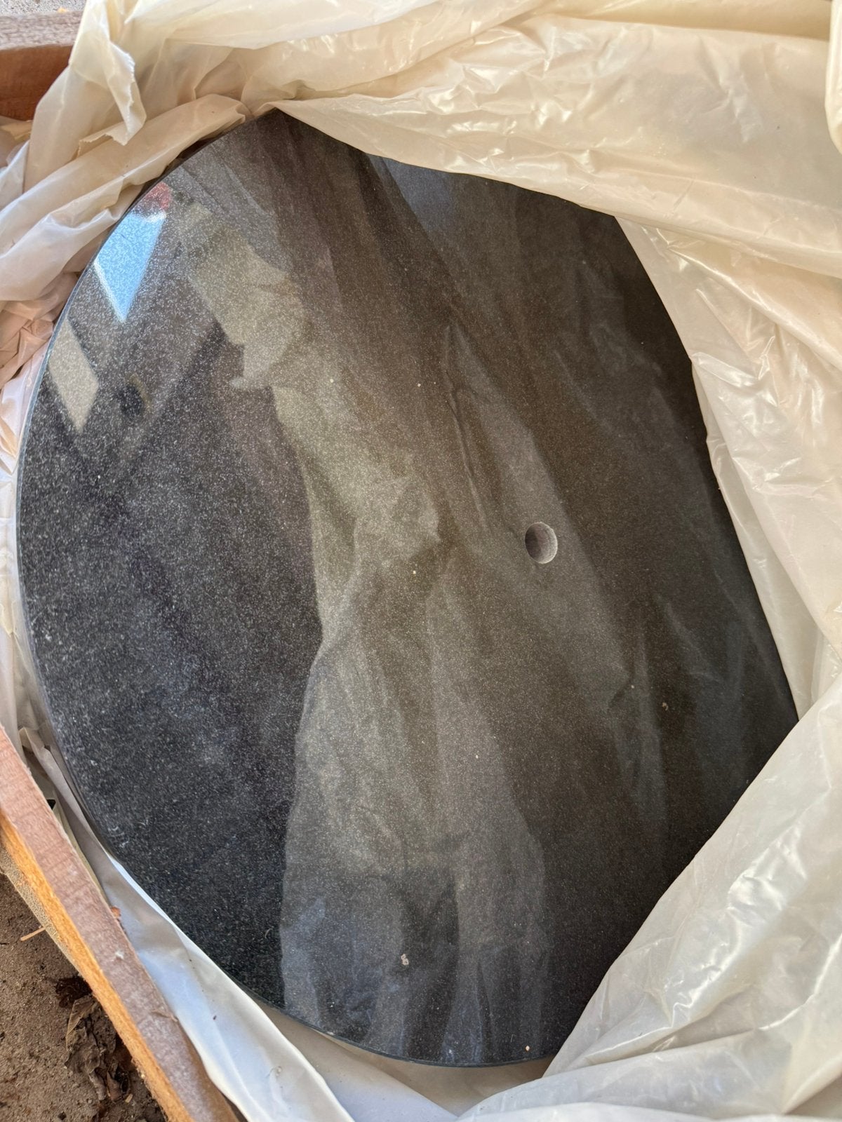 2 nieuwe hardstenen sokkels Ø 50 cm voor beeld / kunstwerk, Ophalen