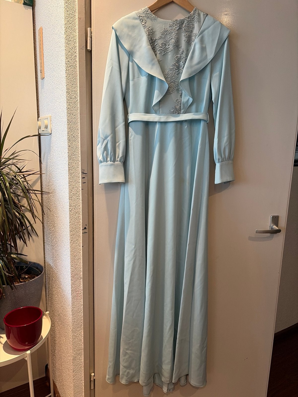Mooie jurk, Ophalen, Gedragen, Overige kleuren, Onder de knie