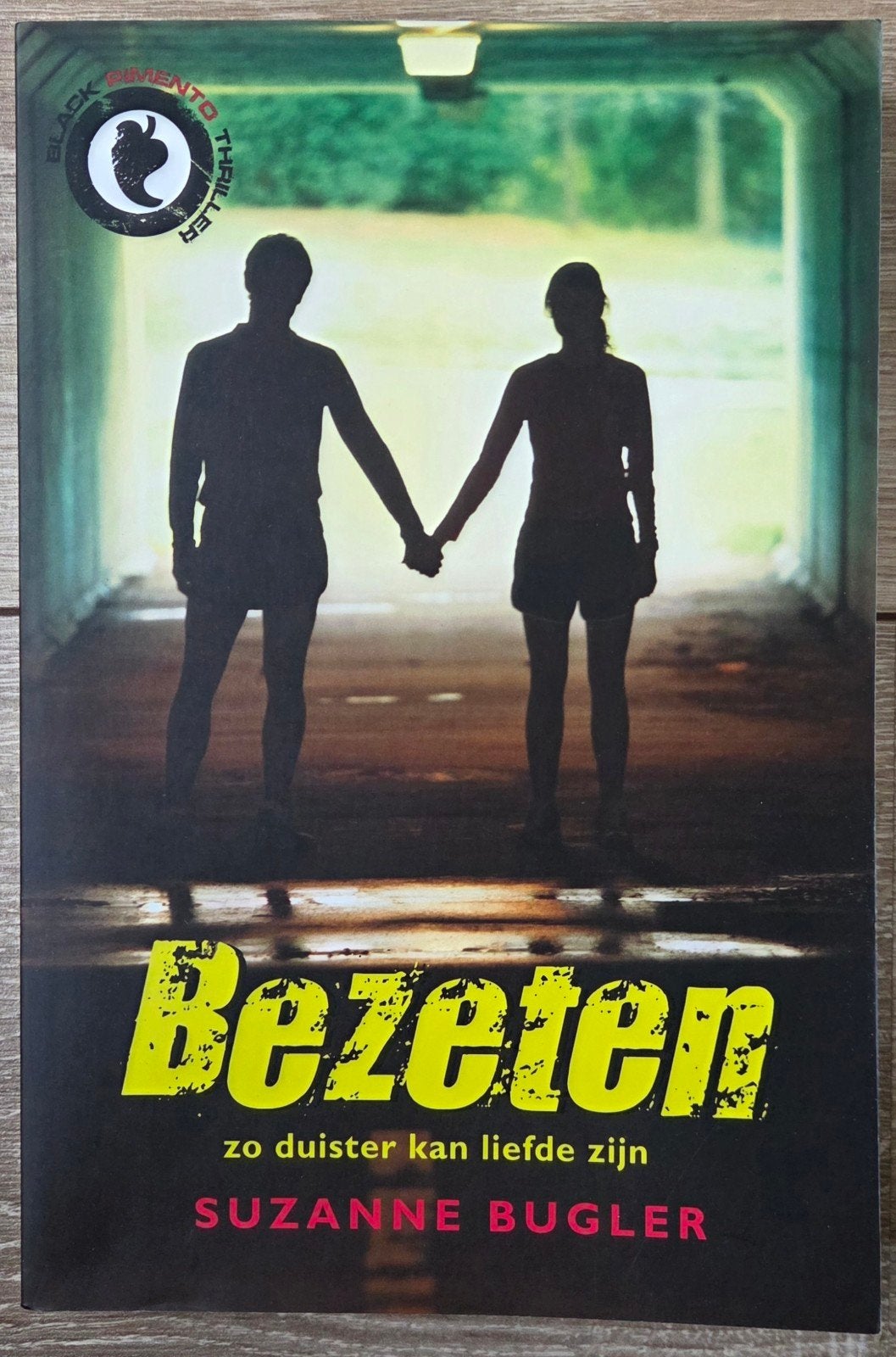 Suzanne Bugler - Bezeten, Ophalen of Verzenden, Zo goed als nieuw, S. Bugler
