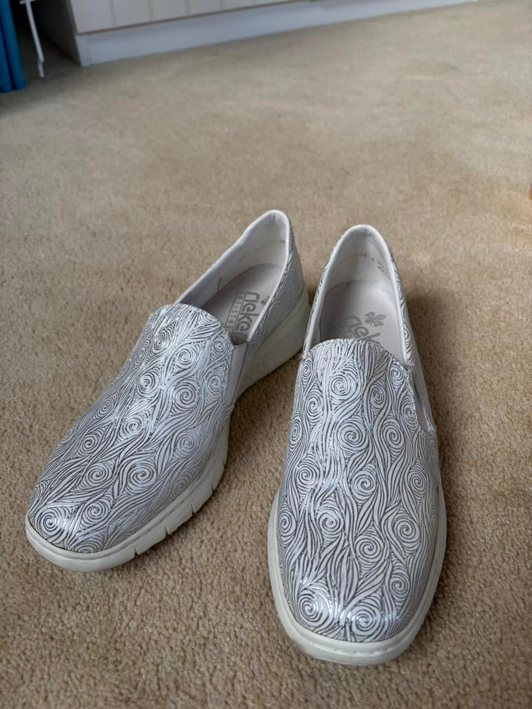 Rieker schoenen dames 40 wit/zilver., Wit, Ophalen of Verzenden, Sneakers of Gympen, Zo goed als nieuw