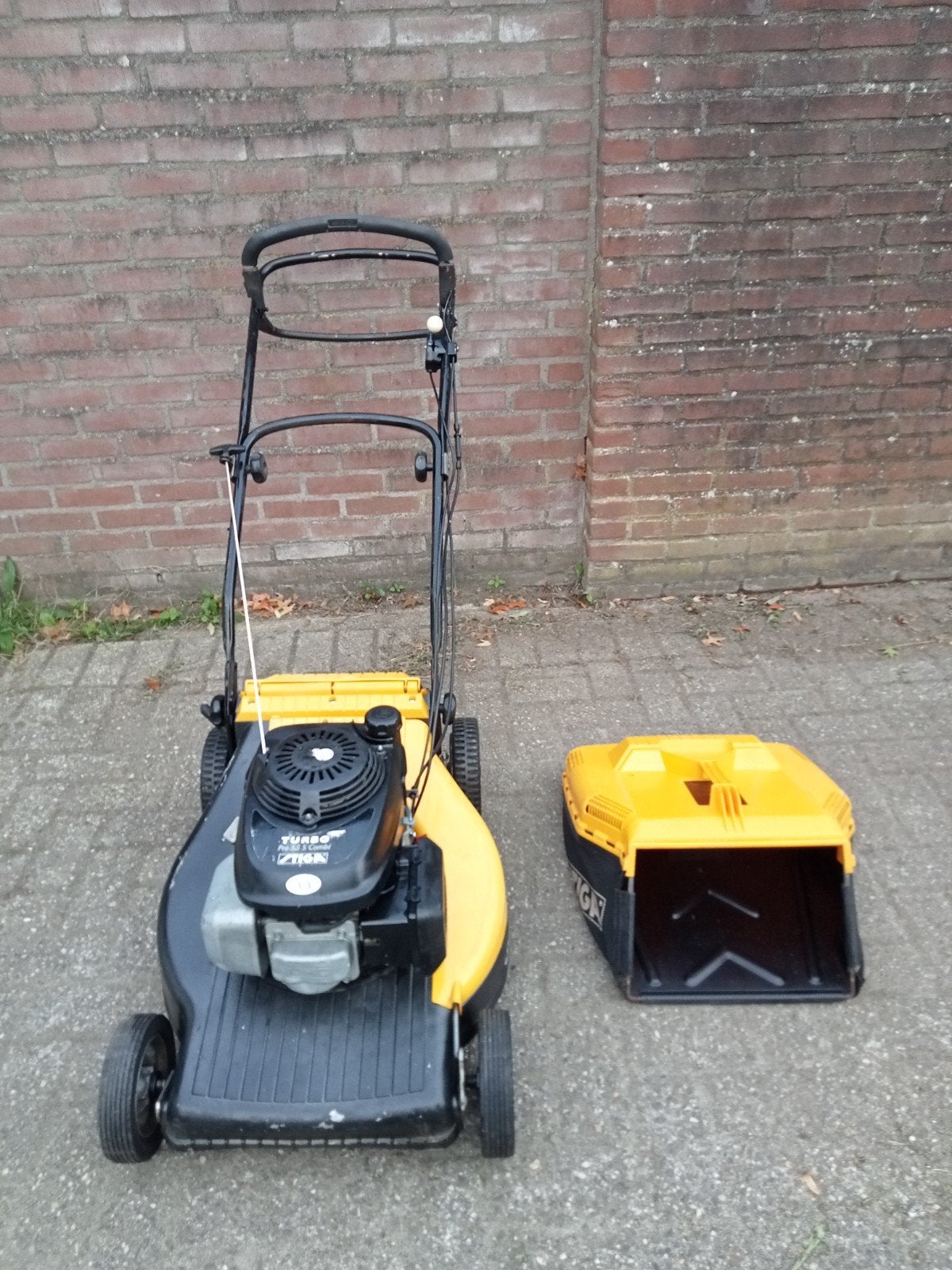 benzine grasmaaier, Tuin en Terras, Ophalen, Gebruikt, Stiga, Opvangbak