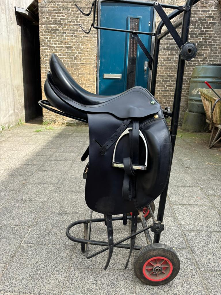 Prestige Roma dressuurzadel 17,5 inch in top staat, Dieren en Toebehoren, Ophalen of Verzenden, Gebruikt, Dressuur