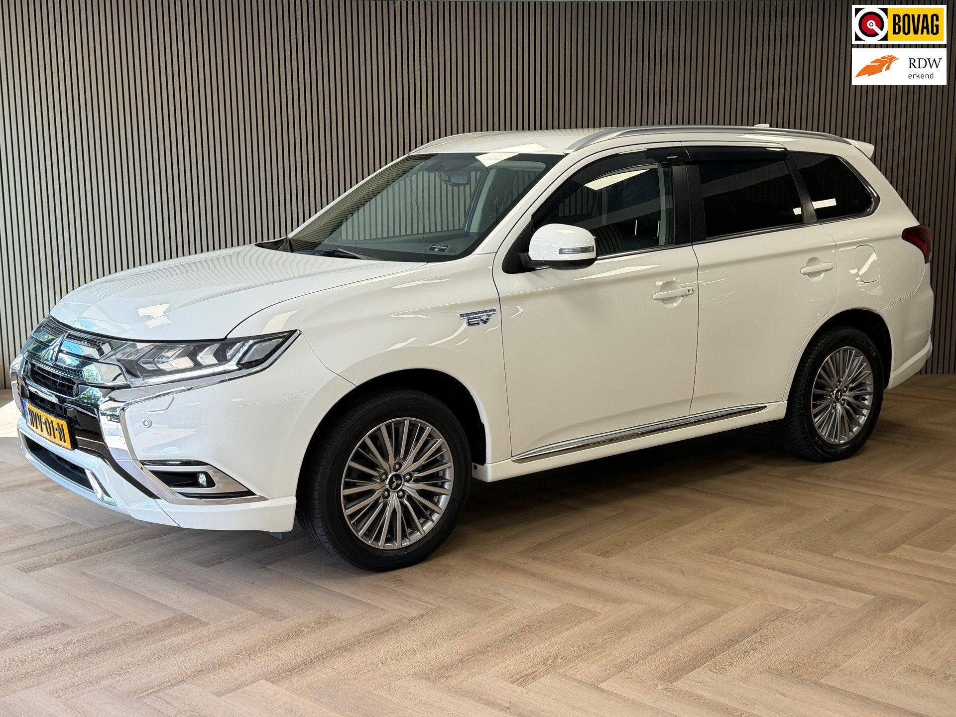 Mitsubishi Outlander 2.4 PHEV AUT. PLUG-IN CAMERA NAVIGATIE, Automaat, 135 pk, Euro 6, 4 cilinders