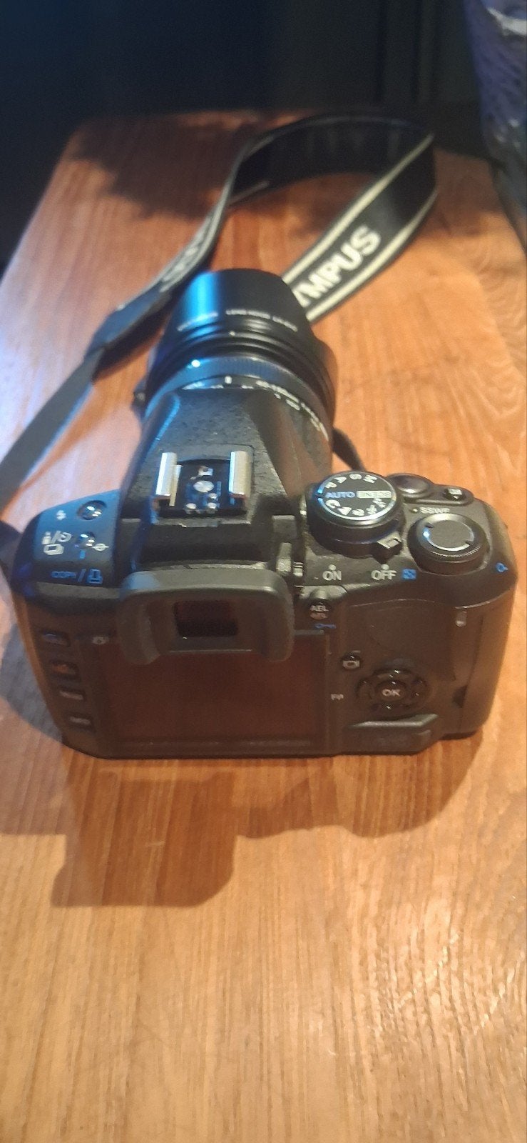 Olympus E-420 Spiegelreflexcamera met twee lenzen, Ingebouwde flitser, Gebruikt, Spiegelreflex, Draagriem