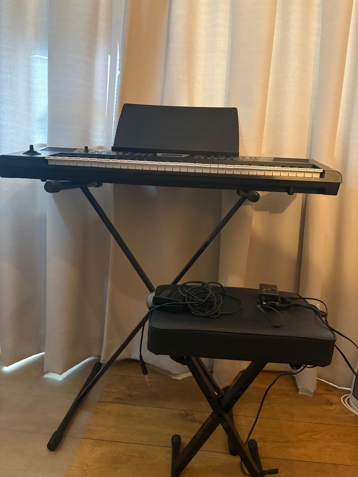 Roland BK-3 Backing Keyboard met standaard en pedaal, Muziek en Instrumenten, Ophalen, 61 toetsen, Met standaard, Roland