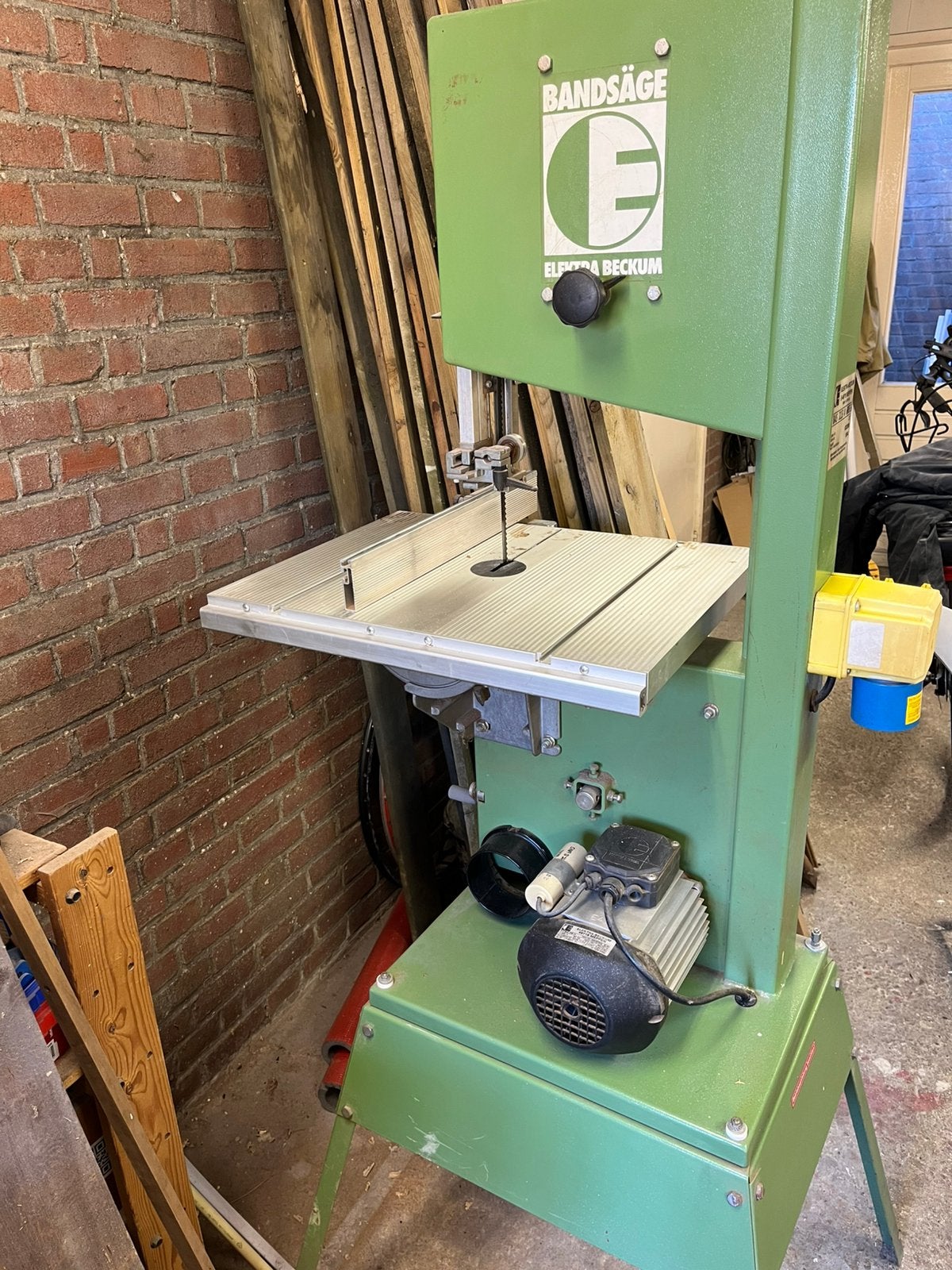 Bandzaag elektra beckem, Ophalen of Verzenden, Zo goed als nieuw, 1200 watt of meer, 70 mm of meer