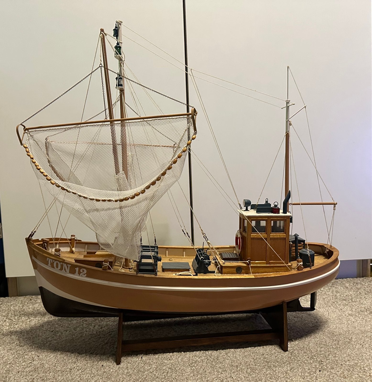 Houten Modelbouw Krabbenkutter "TÖN 12", Ophalen, Zo goed als nieuw