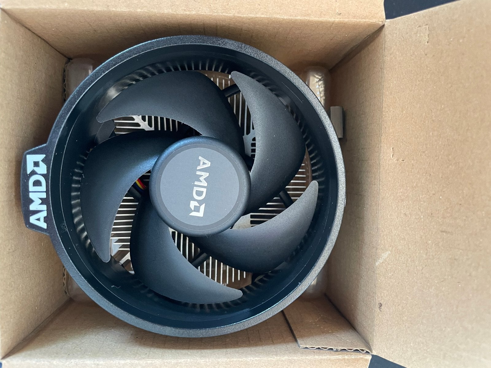 Nieuwe AMD Wraith Stealth CPU Koeler - Ongebruikt, Computers en Software, Computerkoelers, Nieuw, Luchtkoeling, Ophalen of Verzenden