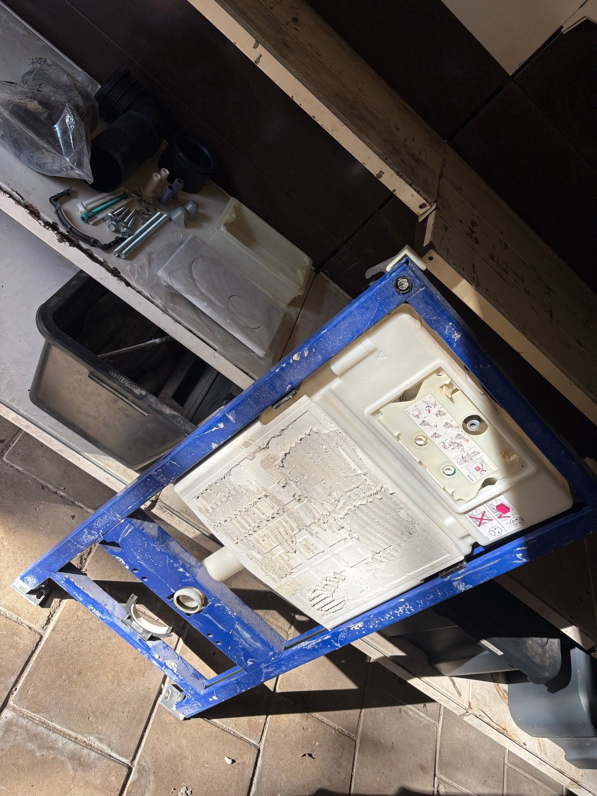 Geberit inbouwreservoir voor hangtoilet met drukknop, Doe-het-zelf en Verbouw, Sanitair, Ophalen of Verzenden, Gebruikt, Toilet