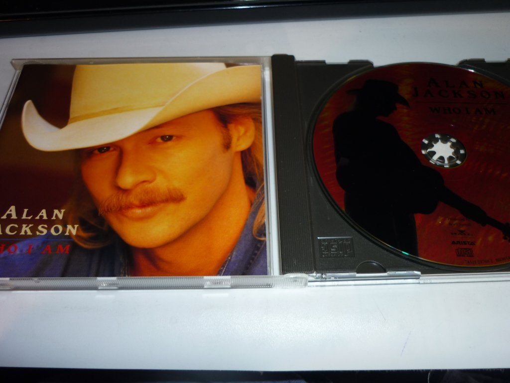 Alan Jackson - Who I Am CD (Country), Cd's en Dvd's, Gebruikt, Ophalen of Verzenden, Inclusief boekje, Country