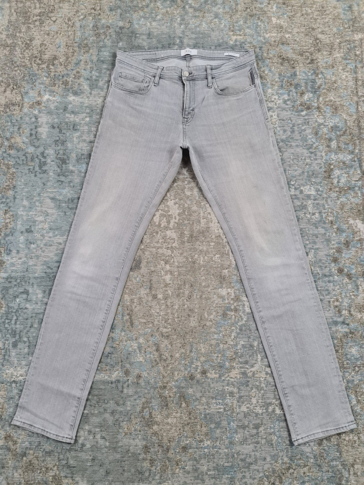 EDC Slim jeans W33 L36 Slim STRETCH Bronno3336 Grijs

Taille, EDC, New Yorkstraat 50, 1175 RD Lijnden, https://www.justbrands.nl/klantenservice