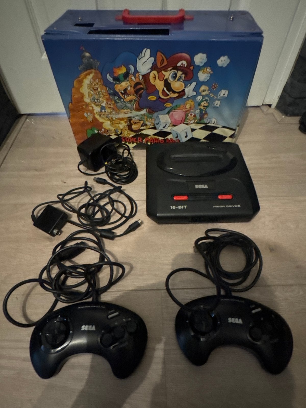 Sega Mega Drive 16-BIT console met 2 controllers, Ophalen, Gebruikt, Met 2 controllers, Mega Drive