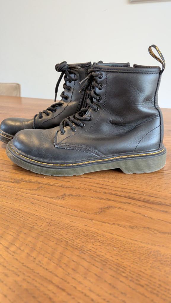 Zwart leren originele Dr. Martens  Maat 34, Kinderen en Baby's, Kinderkleding | Schoenen en Sokken, Dr. Martens, Gebruikt, Jongen of Meisje