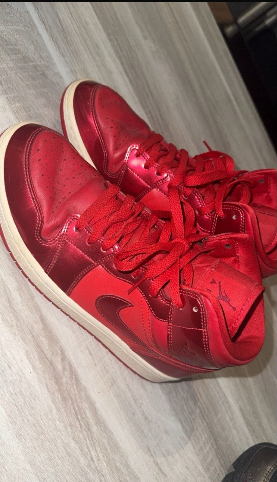 Nike Air Jordan 1 pomegranate    Mid Metallic Red sneakers, Ophalen of Verzenden, Rood, Sneakers of Gympen, Zo goed als nieuw