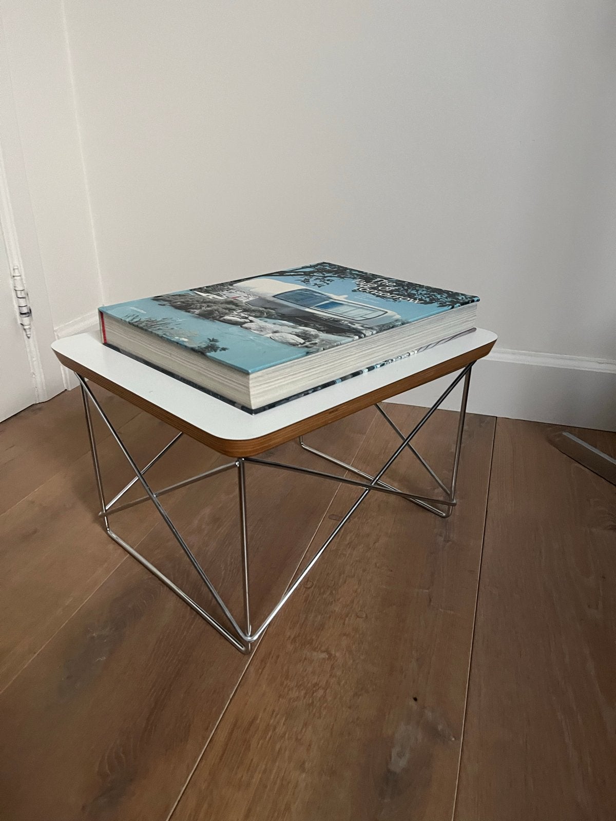 Vitra LTR Bijzettafel - Charles & Ray Eames Design Museum, Huis en Inrichting, Tafels | Bijzettafels, Ophalen, Minder dan 45 cm