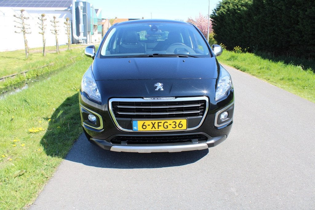 Peugeot 3008 1.6 THP Allure met Navigatie en Climate control, Voorwielaandrijving, Euro 5, Gebruikt, Zwart