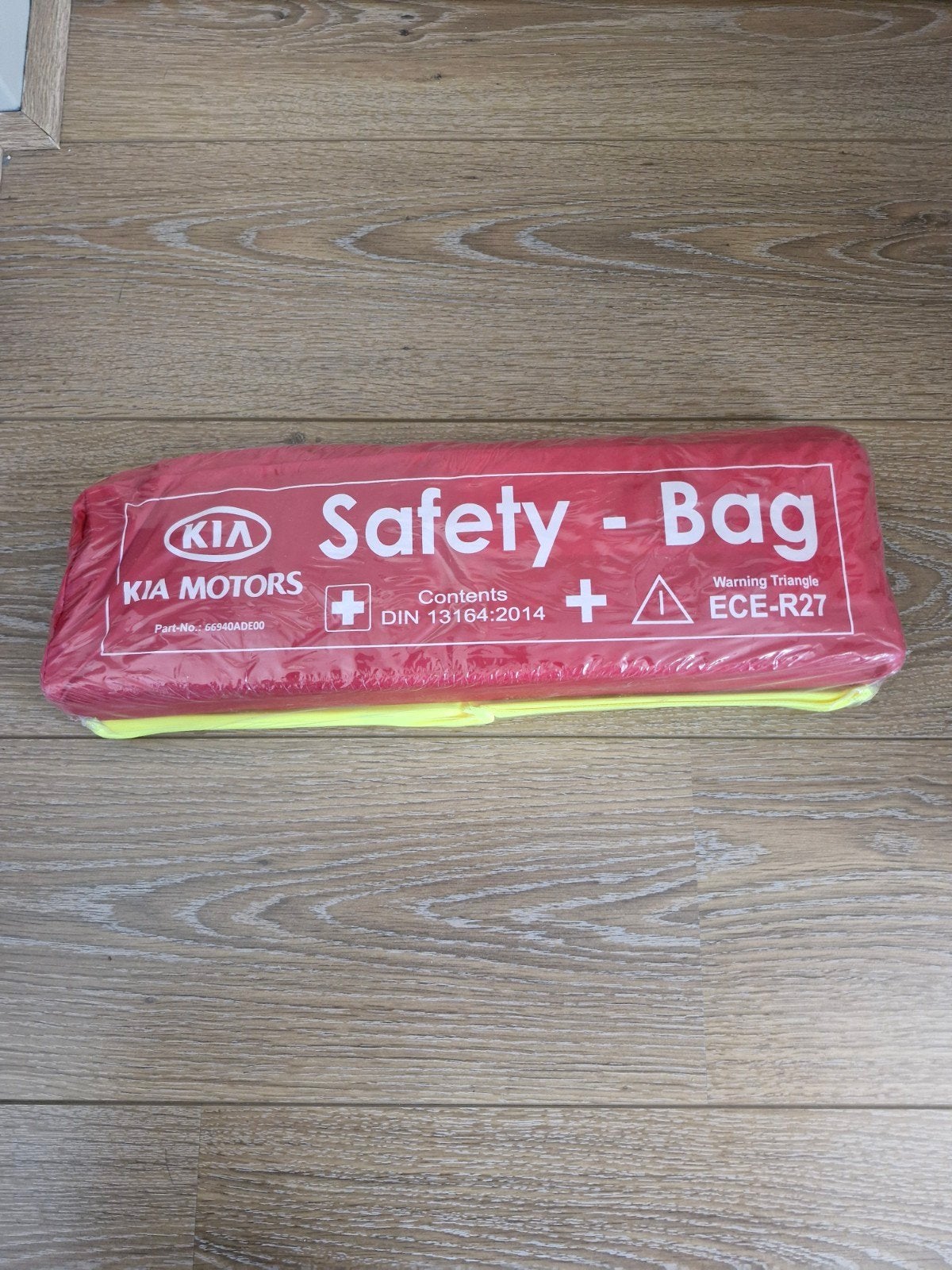 Kia Safety Bag met verbanddoos en gevarendriehoek, Ophalen of Verzenden