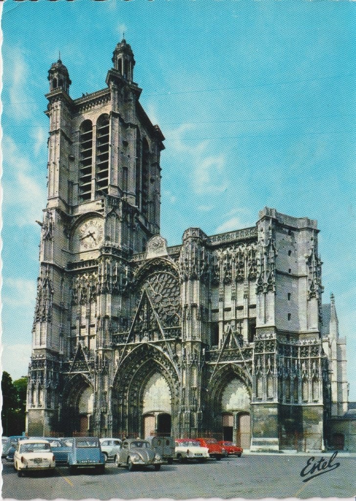 Frankrijk, Troyes met auto's Fiat 1100, Ophalen of Verzenden, 1960 tot 1980, Ongelopen, Frankrijk