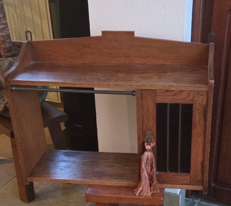 Eiken hangkastje - Decoratief en functioneel, Antiek en Kunst, Ophalen