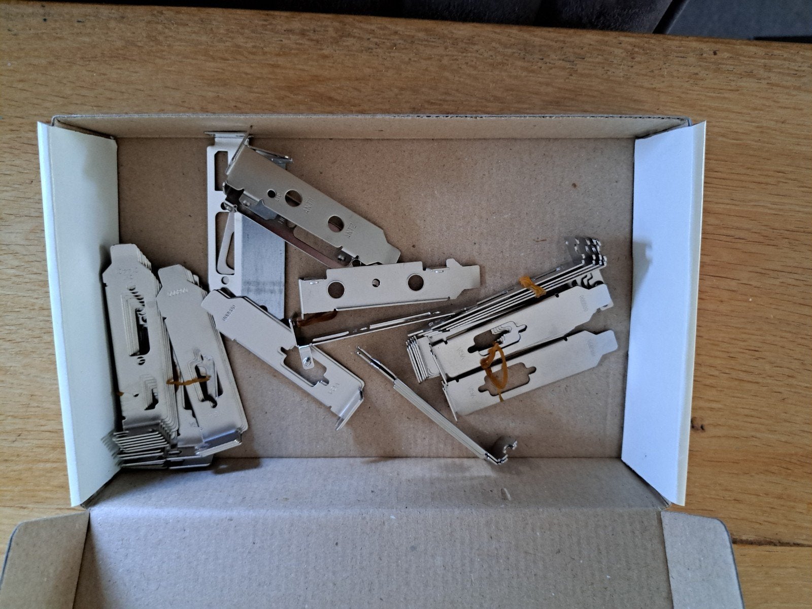 Diverse PCI/PCIe slotbeugels voor computerkasten, Computers en Software, Ophalen of Verzenden, Gebruikt