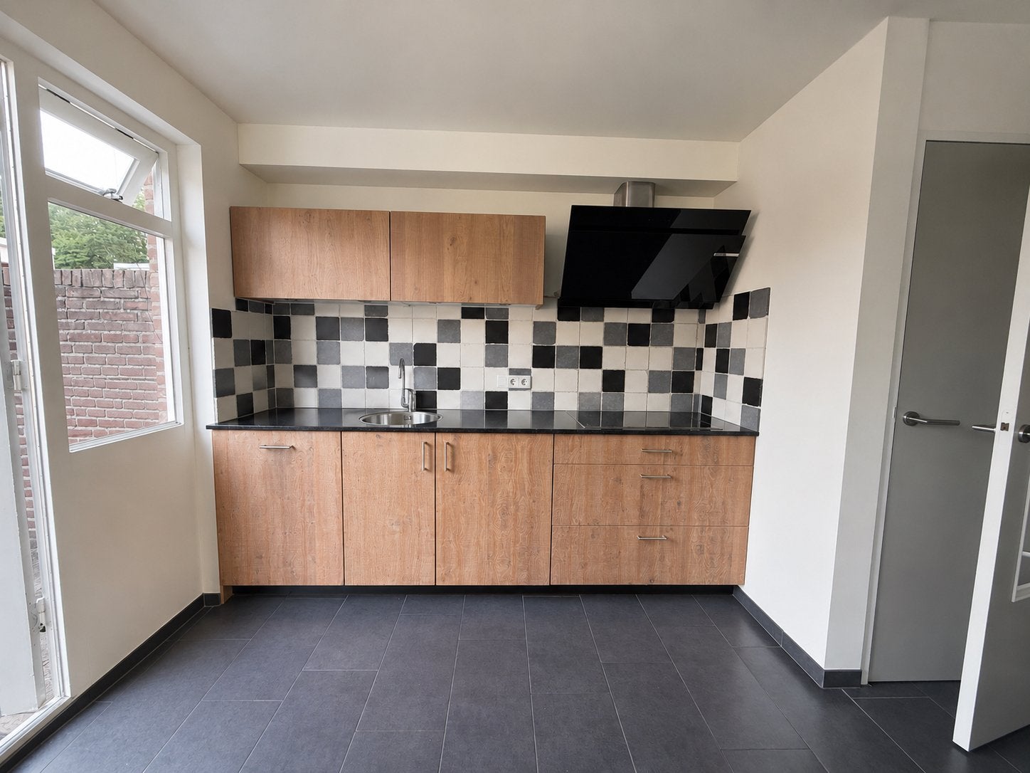 Moderne keukenblok houtlook, incl apparatuur, Ophalen, Zo goed als nieuw, Bruin, Enkelwandige keuken