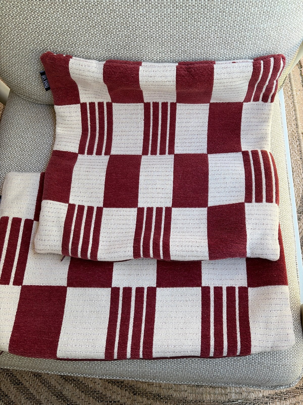 By Boo kussenhoezen: 50x80 en 45x45 rood/wit geblokt, Met print, Kussenhoes, Ophalen of Verzenden, Zo goed als nieuw