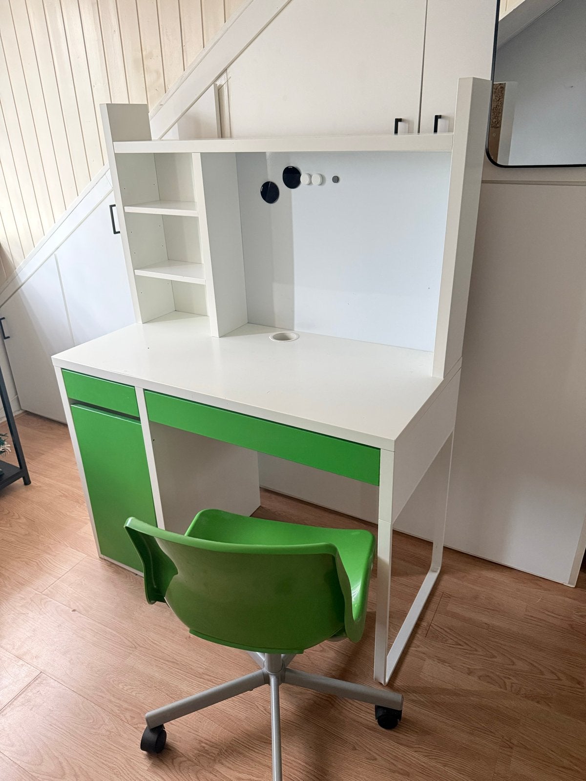 Bureau met opbouw en lades - wit/groen, Huis en Inrichting, Bureaus, Ophalen, Gebruikt, Met lades, Overige merken