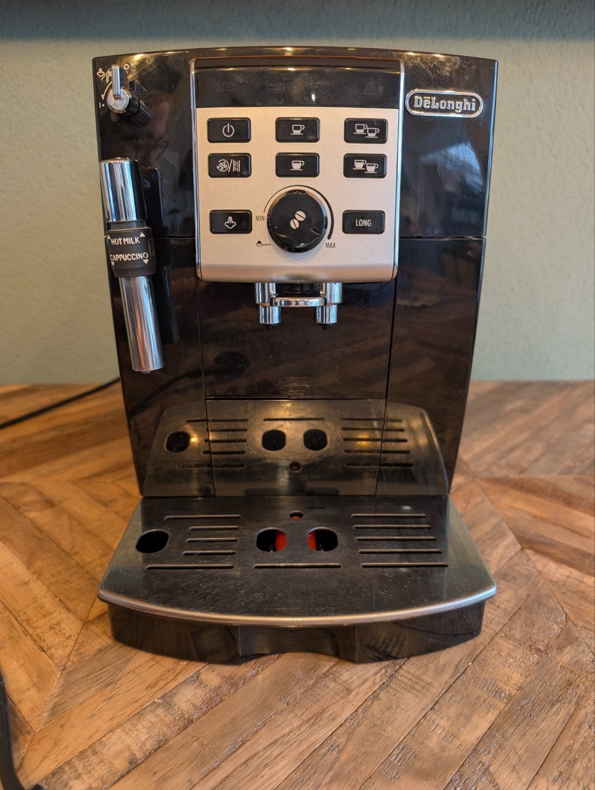 De'Longhi Magnifica S volautomatische koffiemachine, Ophalen, Gebruikt, Koffiemachine, Afneembaar waterreservoir