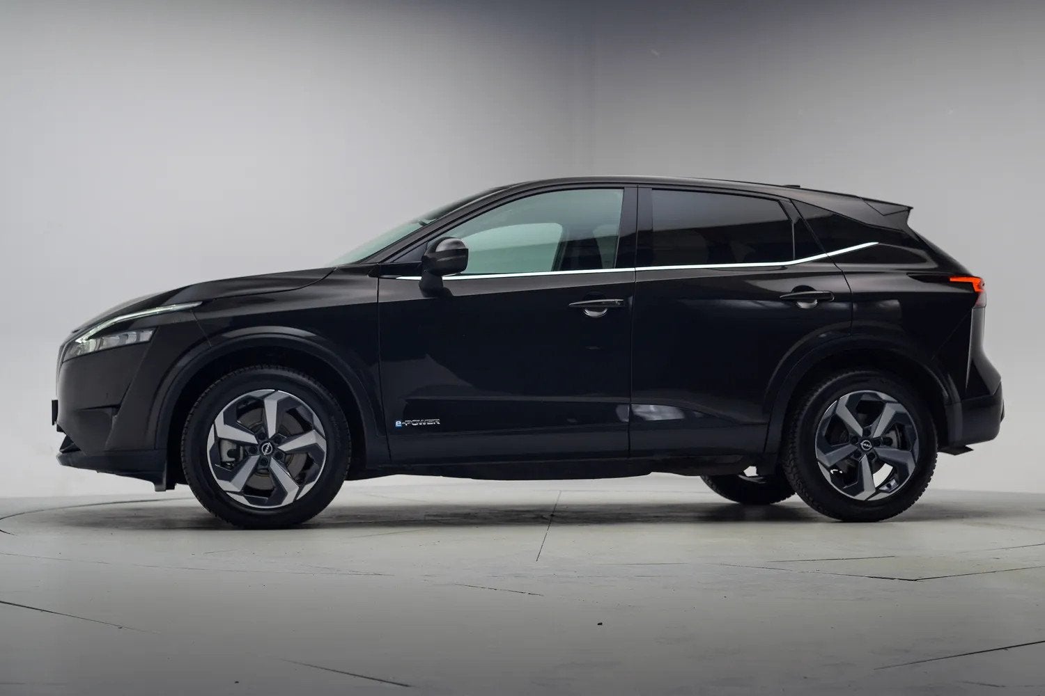 Nissan QASHQAI 1.5 e-POWER 190pk N-Connecta [ LED Navi Camer, Automaat, 1497 cc, Gebruikt, Zwart