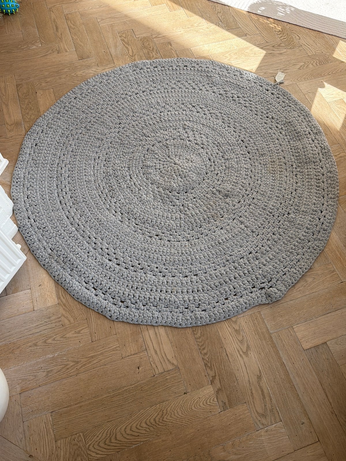 Rond vloerkleed 150 cm diameter - Grijs (handgemaakt), Gebruikt, 150 tot 200 cm, Rond, Ophalen of Verzenden