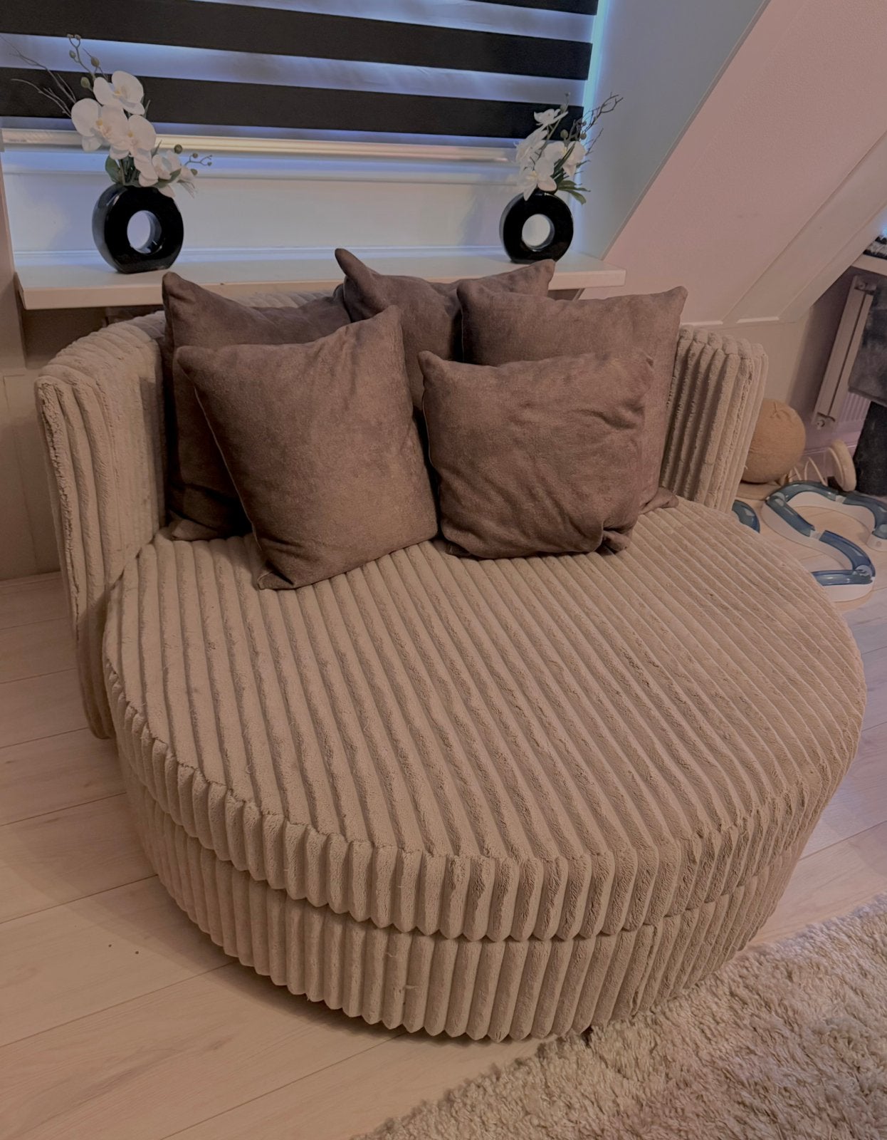 Ronde loveseat, Ophalen, Zo goed als nieuw, Tweepersoons, Minder dan 150 cm