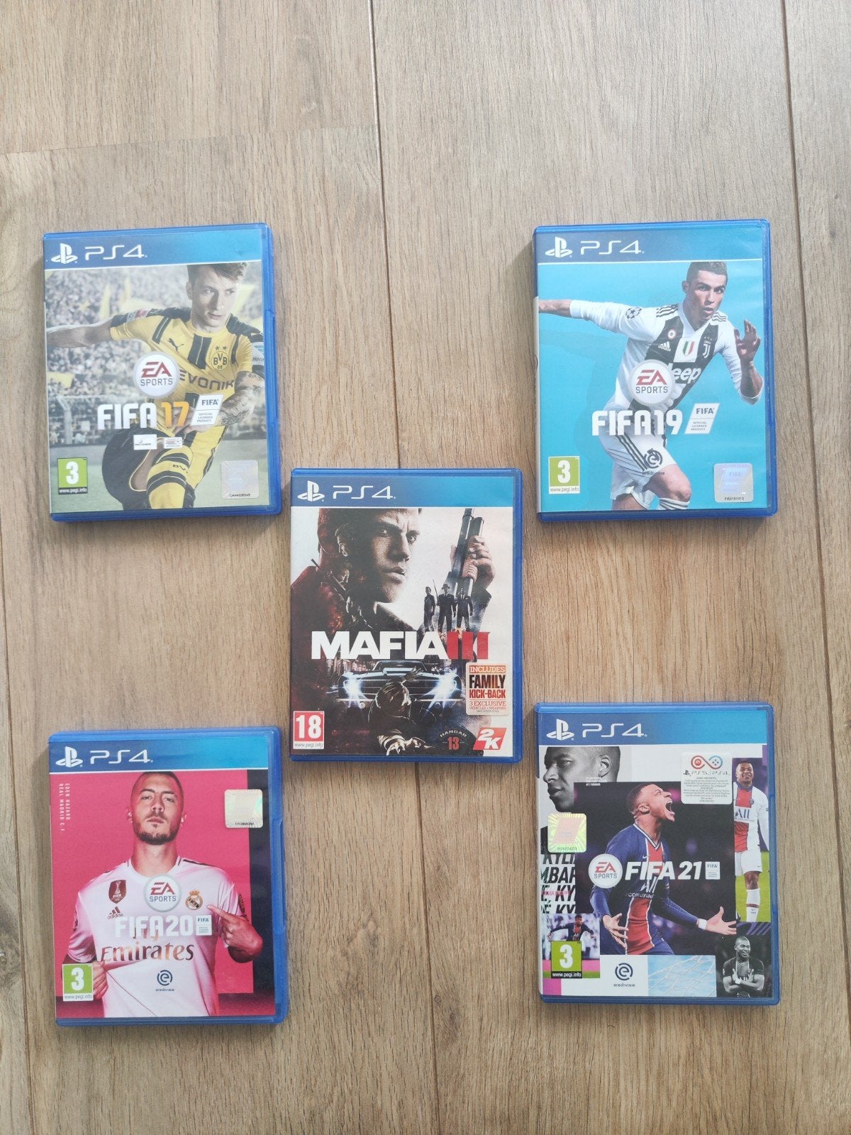 PS4 Games Bundel: FIFA 17, 19, 20, 21 & Mafia III, Spelcomputers en Games, Gebruikt, Vanaf 18 jaar, Ophalen of Verzenden, Eén computer