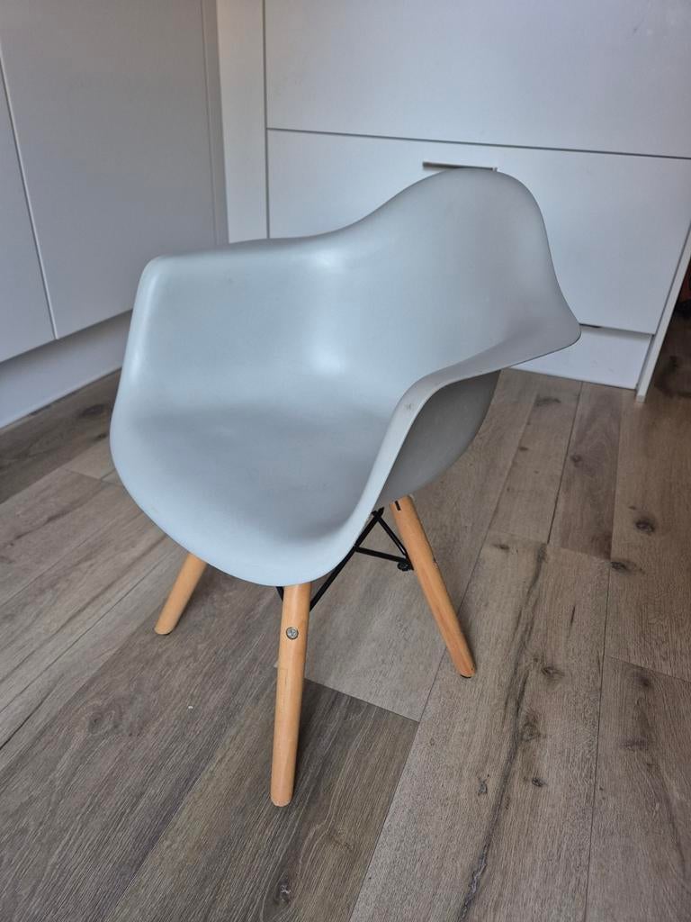 Kinderstoel kuipstoel, Huis en Inrichting, Stoelen, Ophalen, Kunststof, Nieuw, Eén