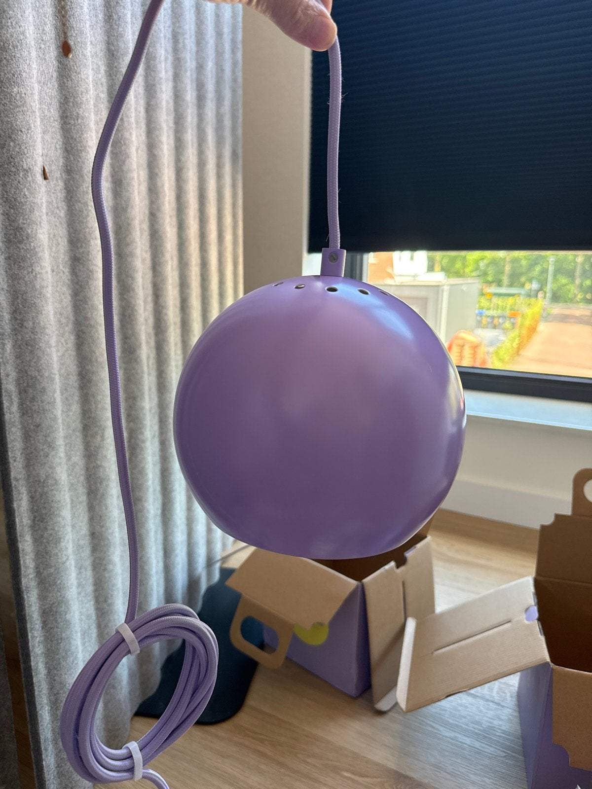 2x Frandsen Ball Hanglamp Loud Lilac - Limited Edition, Ophalen of Verzenden, Nieuw, Metaal, E27 (groot)