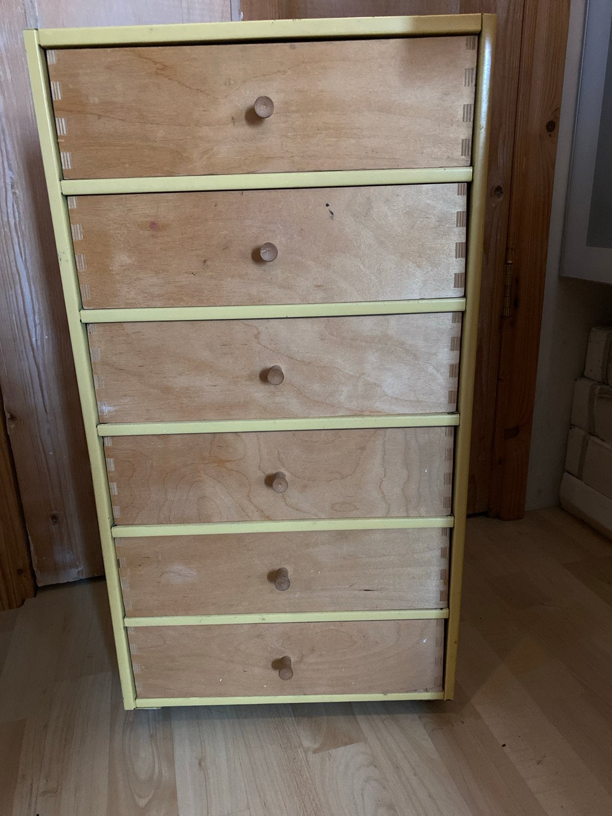 Vintage Ladekastje met 6 Laden - Geel Hout, Minder dan 50 cm, Gebruikt, 5 laden of meer, 100 tot 150 cm