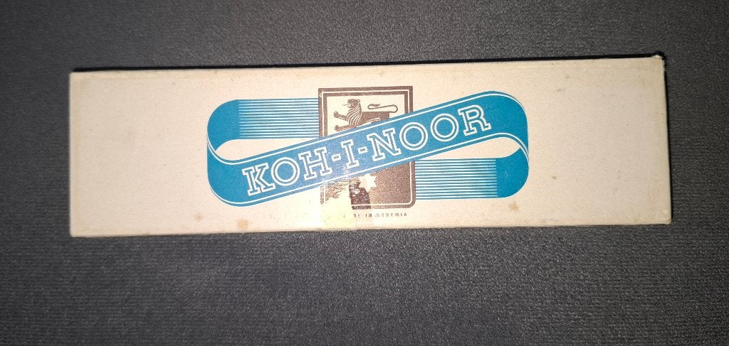 Koh-I-Noor Hardtmuth doos met 12 oude ongebruikte potloden, Overige merken, Overige typen, Met doosje, Ophalen of Verzenden