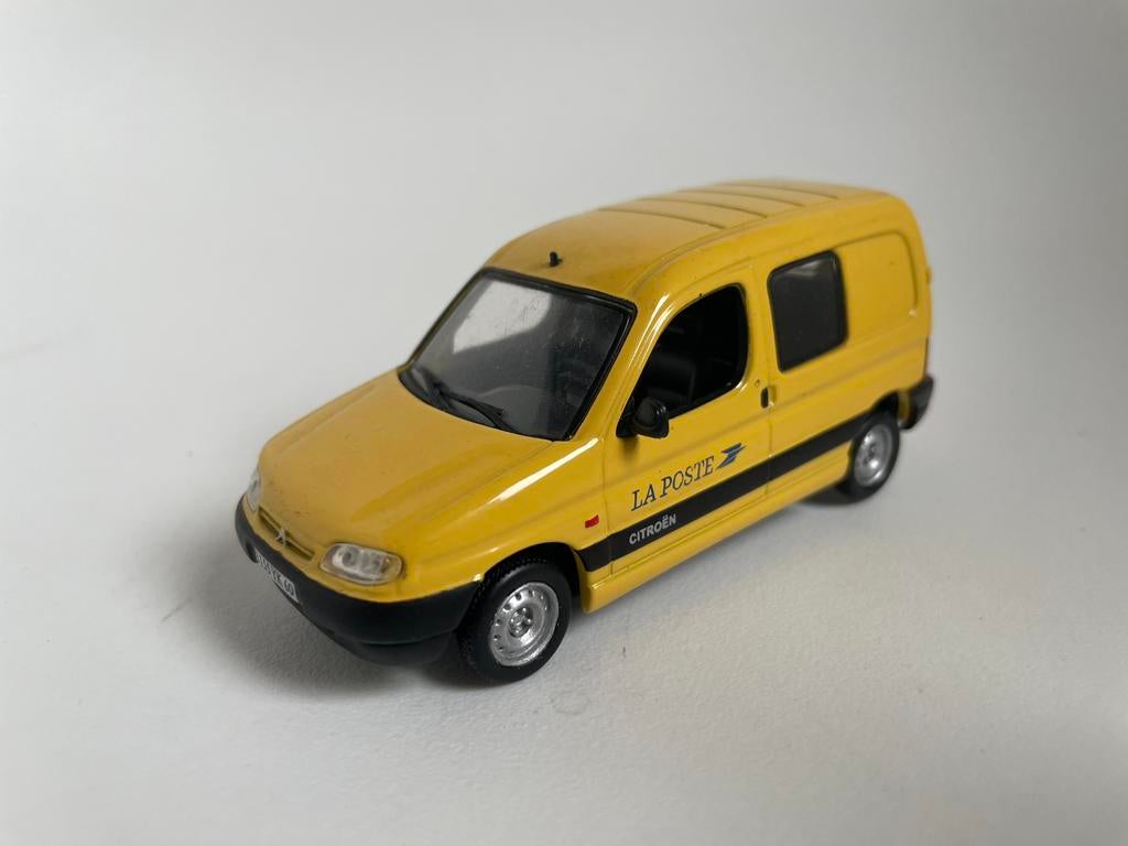 model Citroën Berlingo Universal Hobbies (Peugeot Partner), Hobby en Vrije tijd, Modelauto's | 1:43, Gebruikt, Auto, Universal Hobbies