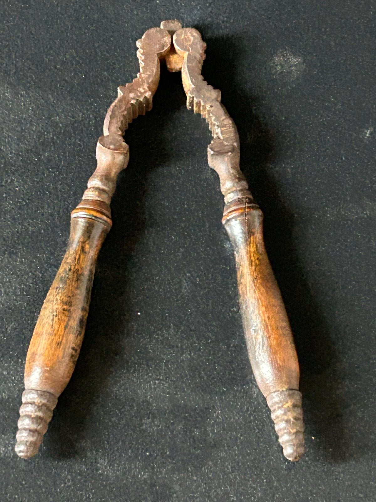 Antieke notenkraker met houten handvatten, Ophalen of Verzenden