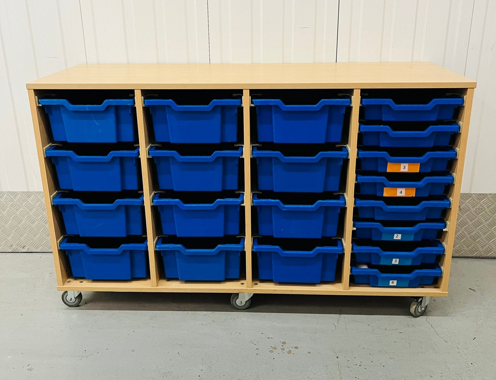 Vintage schoolkast bakkenkast ladekast kdv speelgoedkast, Gebruikt, Kast, 100 cm of meer, Voetruimte