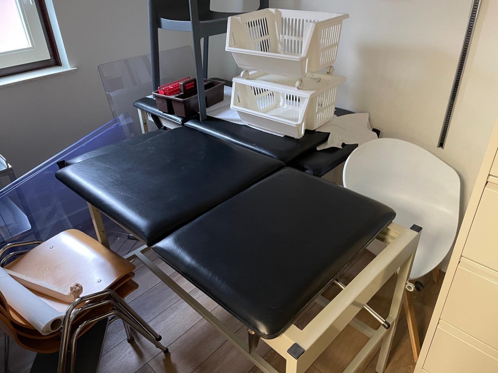 Onderzoeksbank: gratis af te halen, Ophalen, Gebruikt, Massagetafel