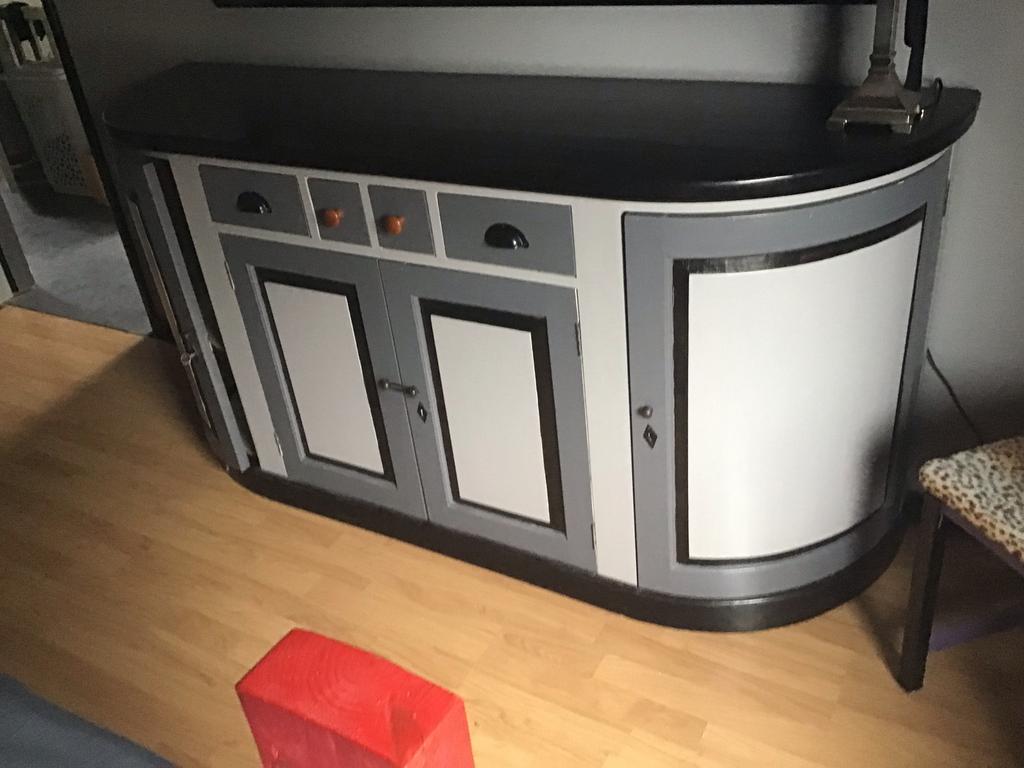 Zwaar dressoir met eikenbovenblad, grijs/zwart  T.E.A.B, Ophalen, Gebruikt, 150 tot 200 cm, Eikenhout
