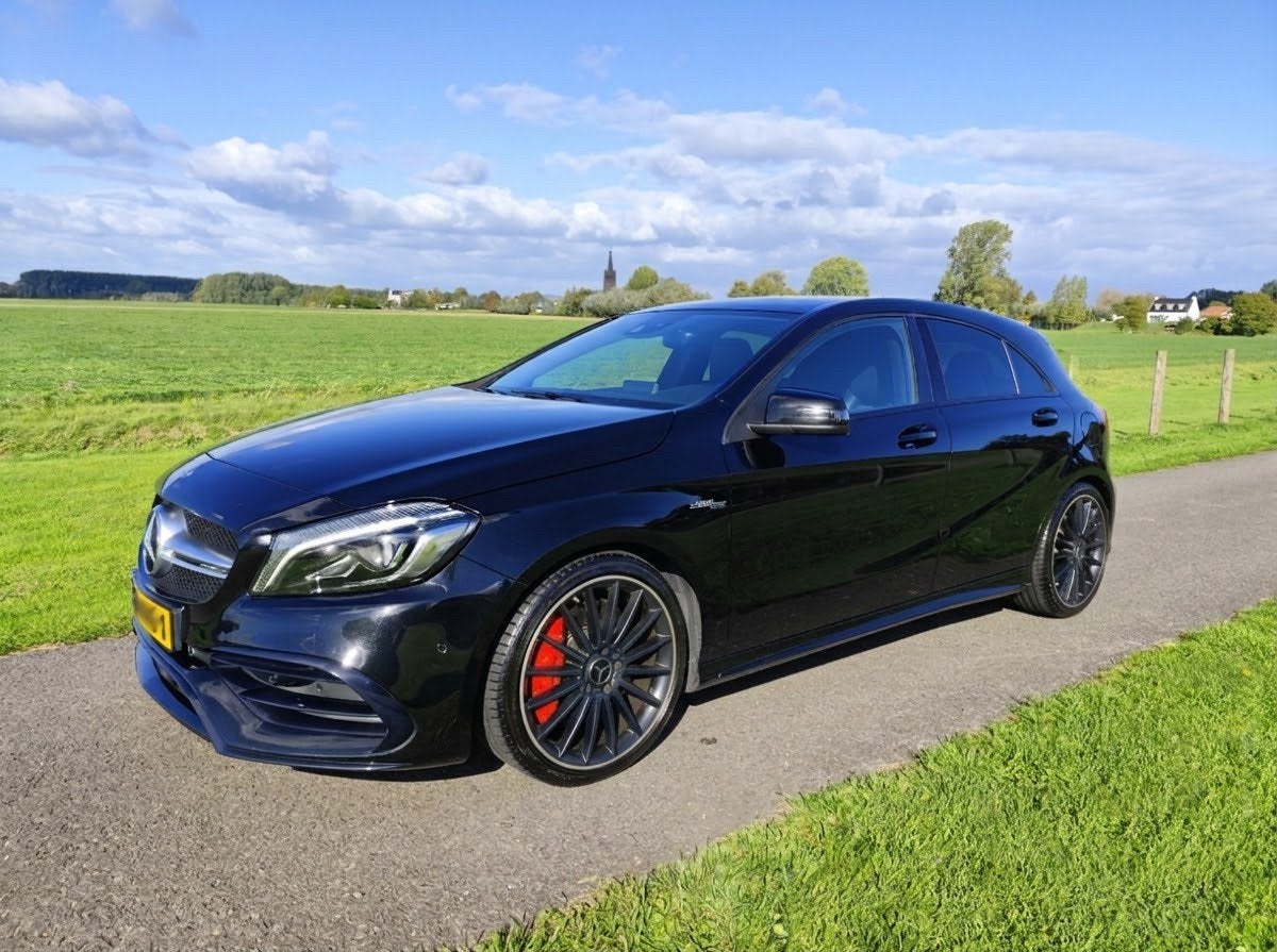 Mercedes-Benz A-Klasse 2.0 A45 AMG 4MATIC AUT 2016 Zwart, Automaat, 4 cilinders, Zwart, 14 km/l